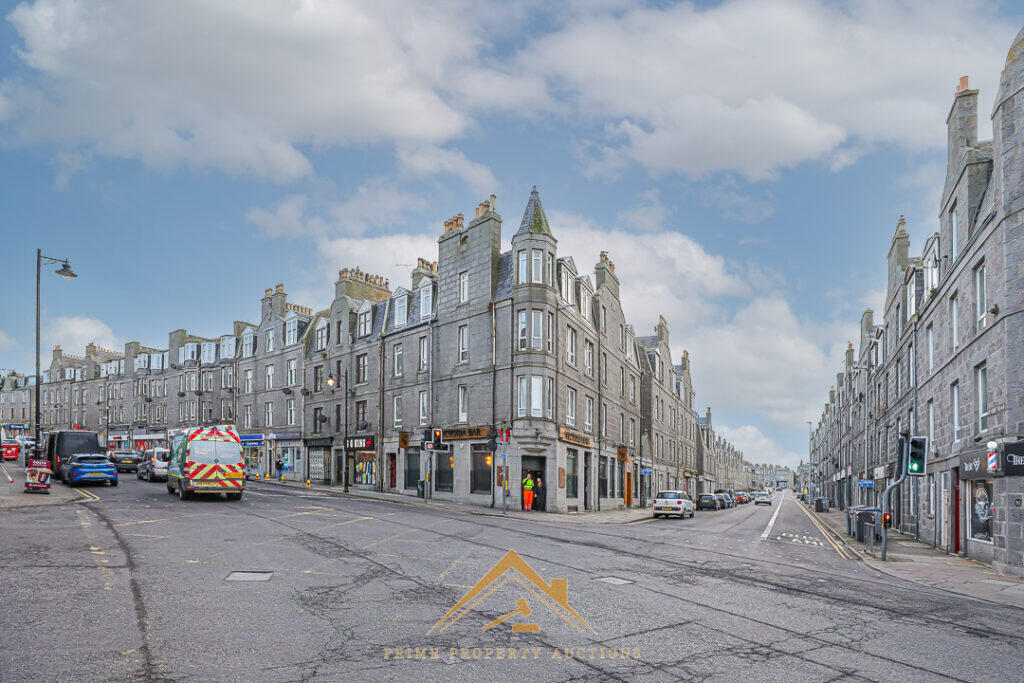 3-bed flat on Flat 7, 54 Victoria Road, Aberdeen, AB11 9DS, £45,000