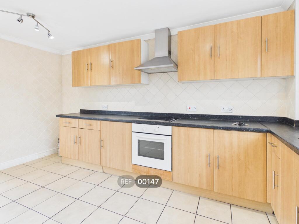 House in Hull - View 2