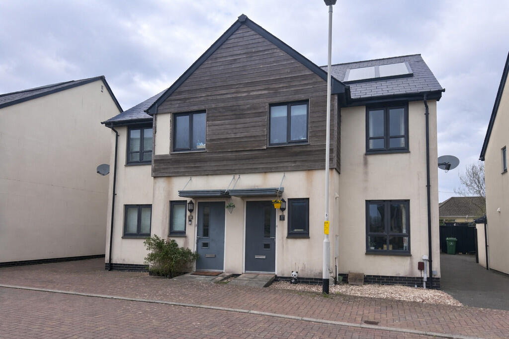 Main image of property: Cobham Close, Glenholt