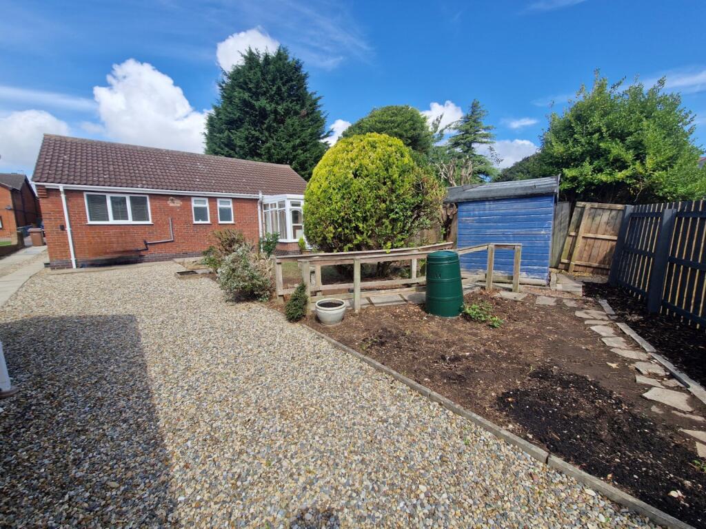 2-bed bungalow on Wharfedale Drive, Bridlington, North Humberside, YO16, £240,000