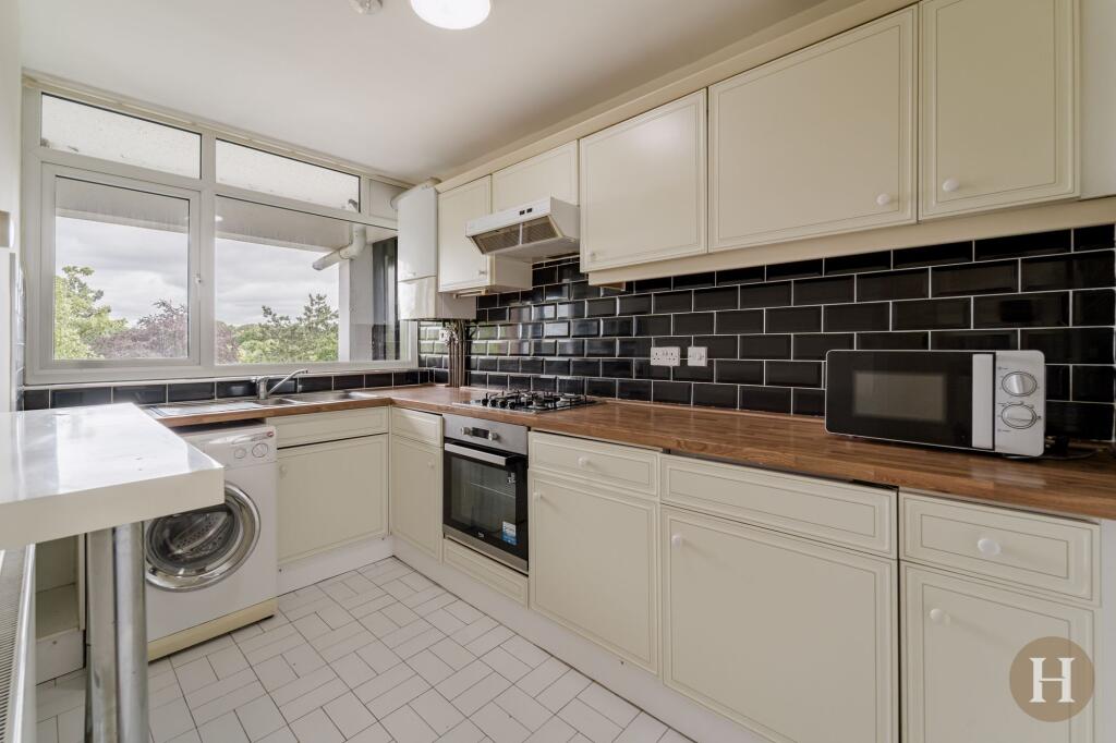 Apartment in Birmingham, West Midlands - View 2