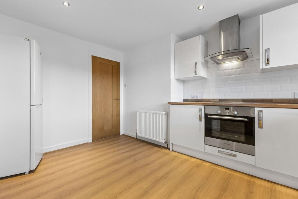 House in Falkirk, Stirling - More