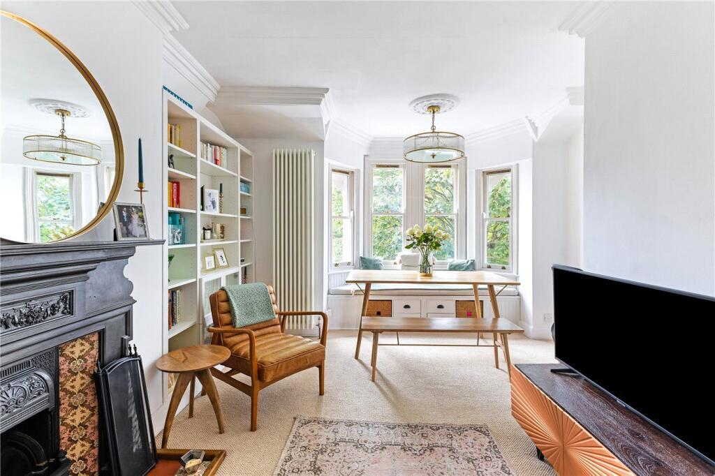 Larkhall Rise, London, SW4 photo 2