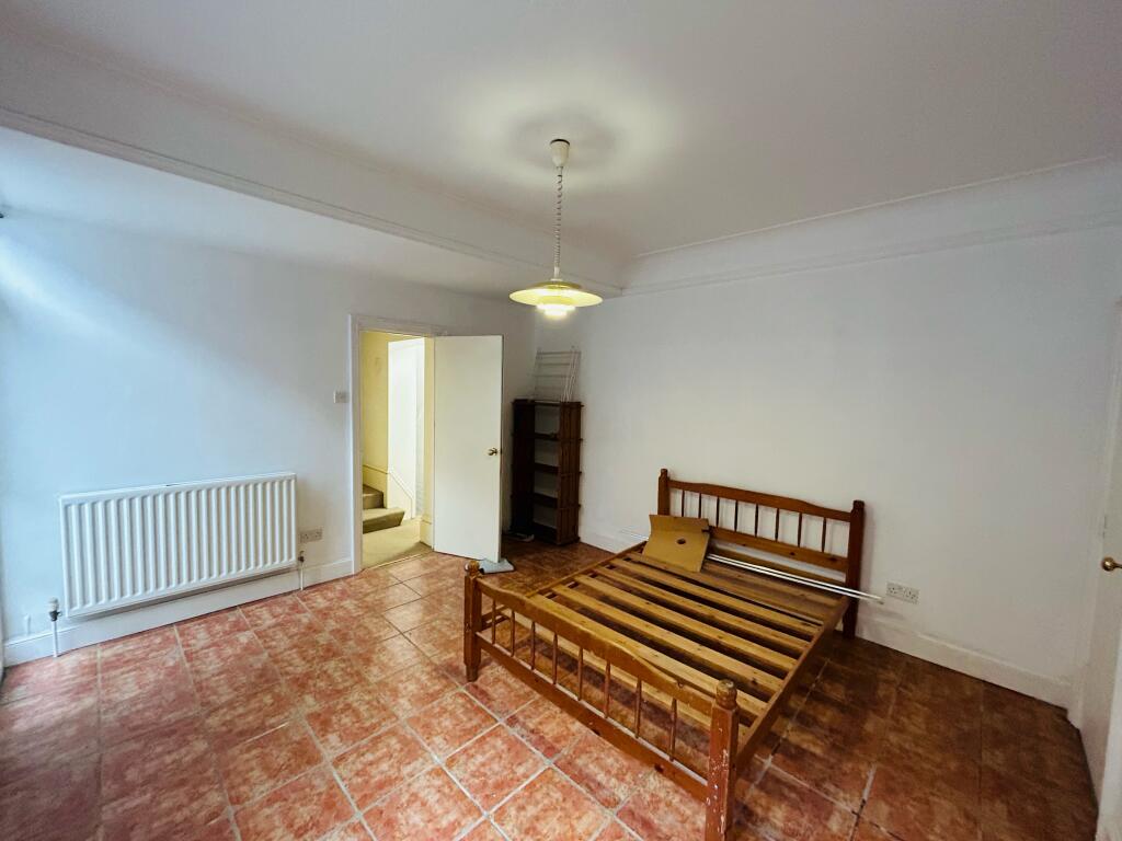 Apartment in Warwick, Royal Leamington Spa - More