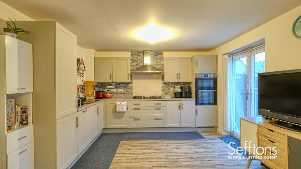 Metcalf Road, Rackheath, Norwich, Norfolk photo 2