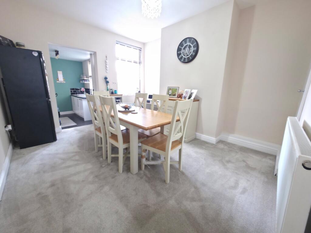 House in Nuneaton and Bedworth, Warwickshire - View 3