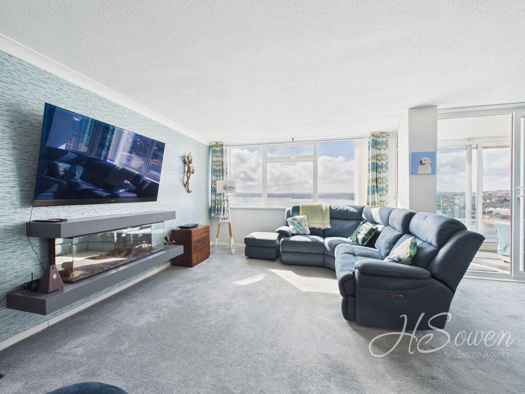 Apartment in Torquay, Torbay - More