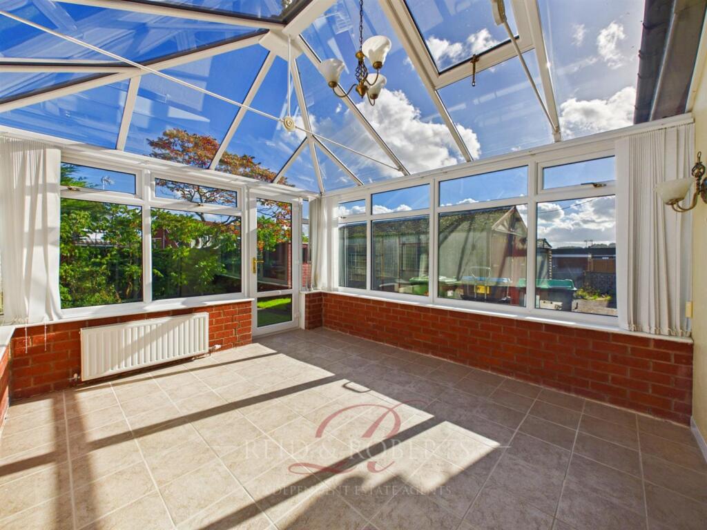 House in Llandudno, Cefn - More