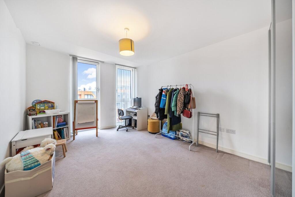 Apartment in London, Enderby Wharf, East Greenwich - More