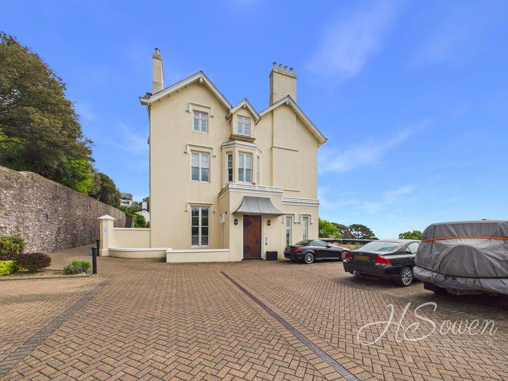 3-bed flat on Middle Lincombe Road, Torquay, £280,000