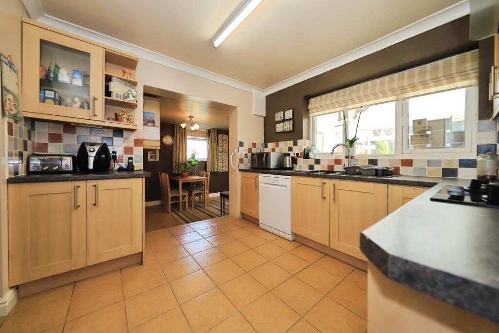 Yellowhammer Court, Kidderminster, Worcestershire, DY10 photo 3