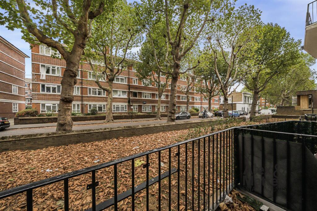 Apartment in London - More