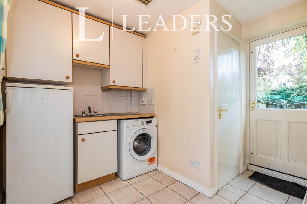 House in Kingston upon Thames - View 4