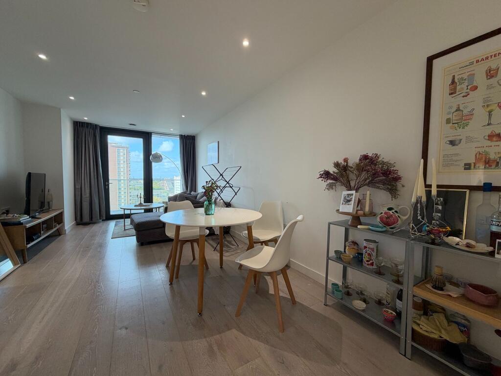 Main image of property: Carriage House, City North Place, Finsbury Park, London N4