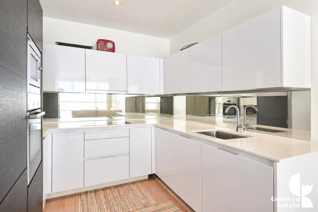 Apartment in London - View 5
