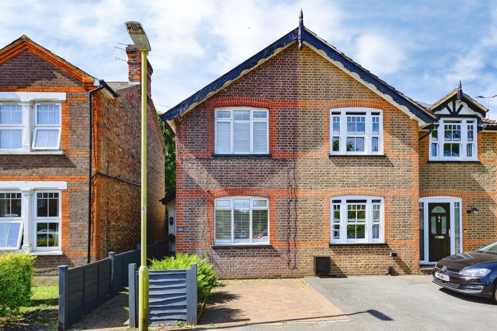 Main image of property: Winifred Road, Hemel Hempstead