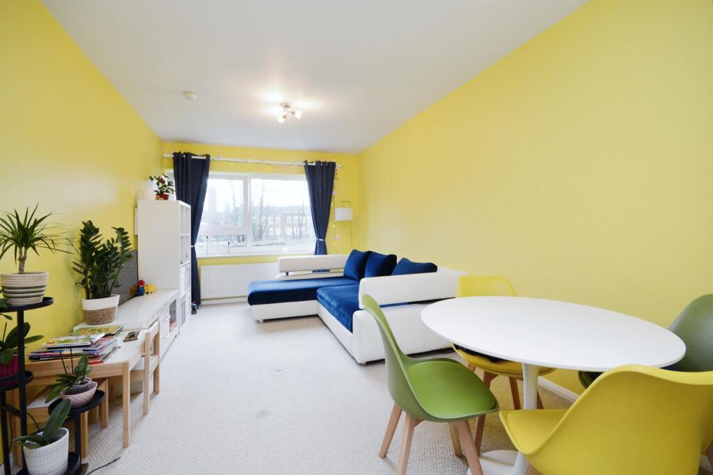 Main image of property: Doddinghurst Road, Brentwood