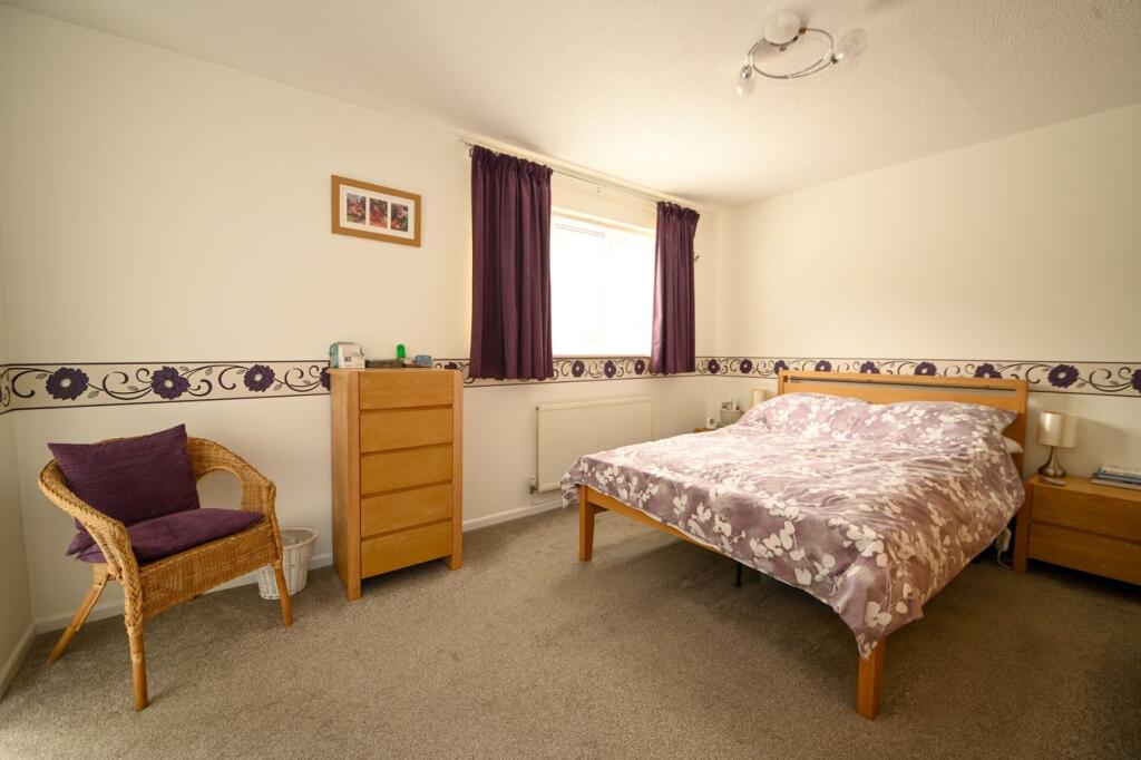 House in Newbury, West Berkshire - More
