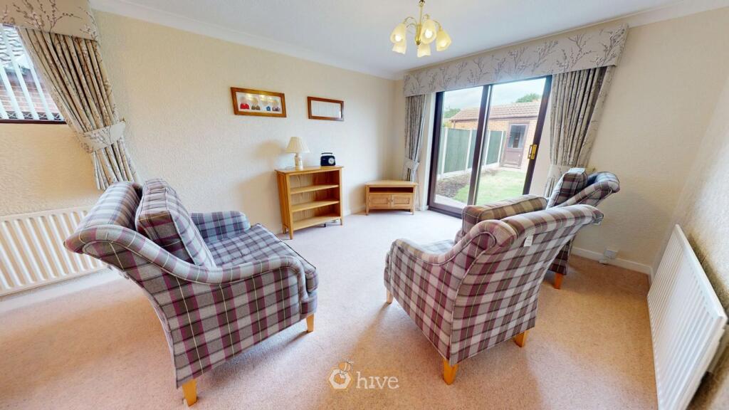 House in Doncaster, Lakeside - More