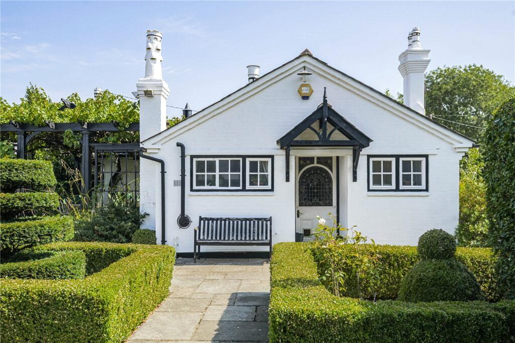 House in South Oxfordshire, Mapledurham - View 2
