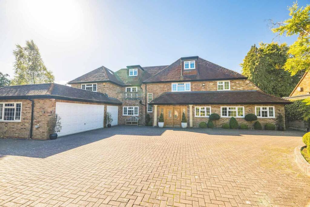 Main image of property: Howards Thicket, Gerrards Cross, SL9