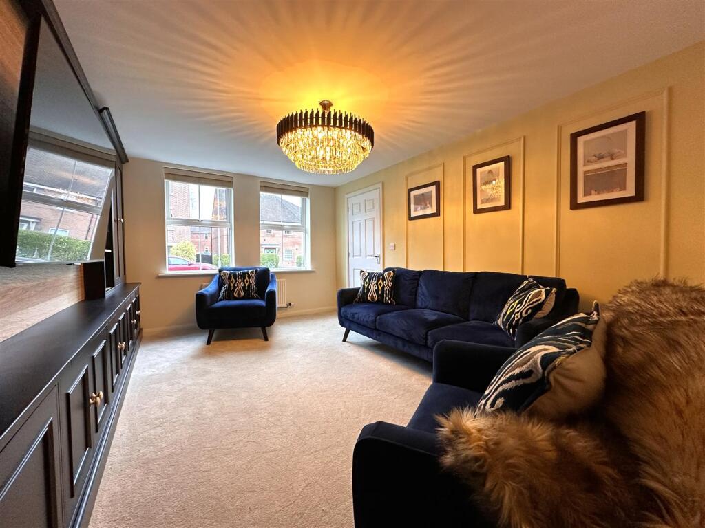 House in Newark, Fernwood - View 5