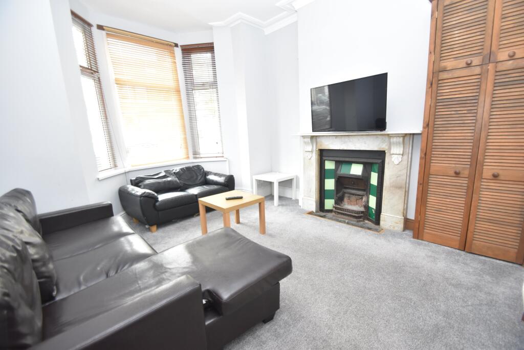 House in Cardiff, Maindy, Cathays - View 2
