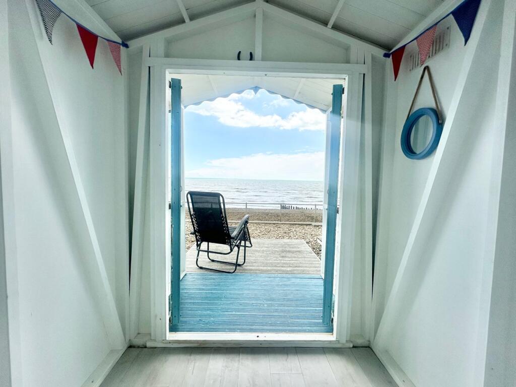 Studio house on South Cliff, Bexhill-on-Sea, TN39, £20,500