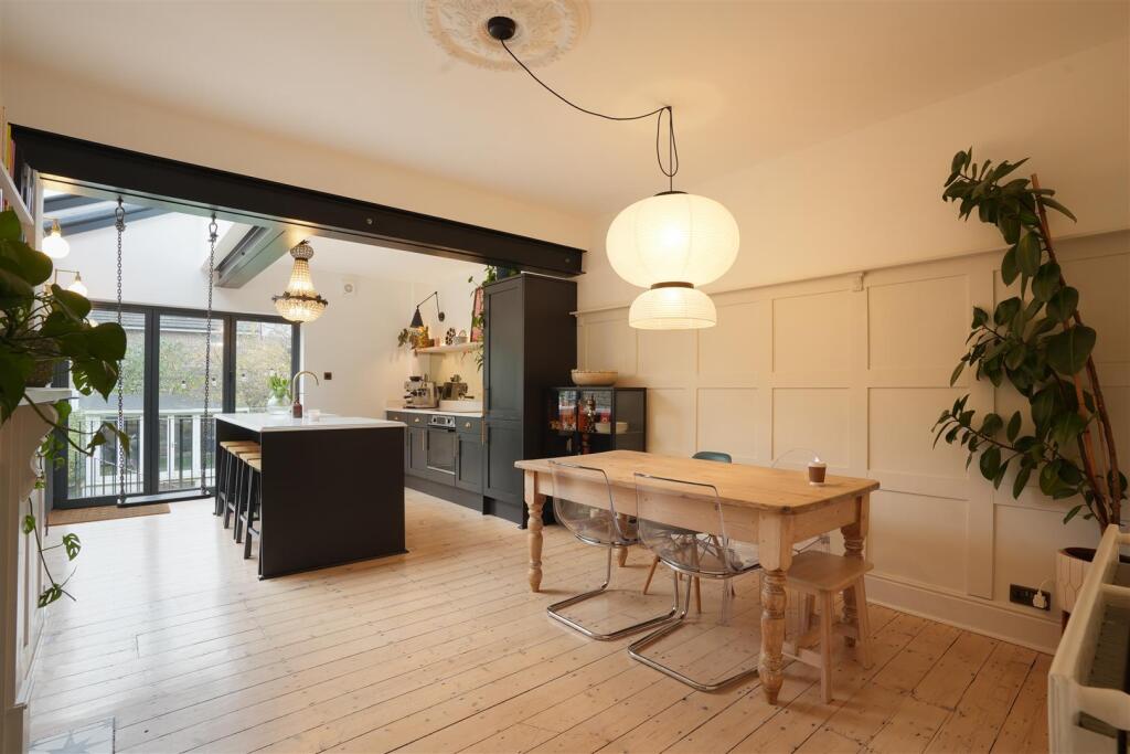 Main image of property: Manchester Road, Crosspool