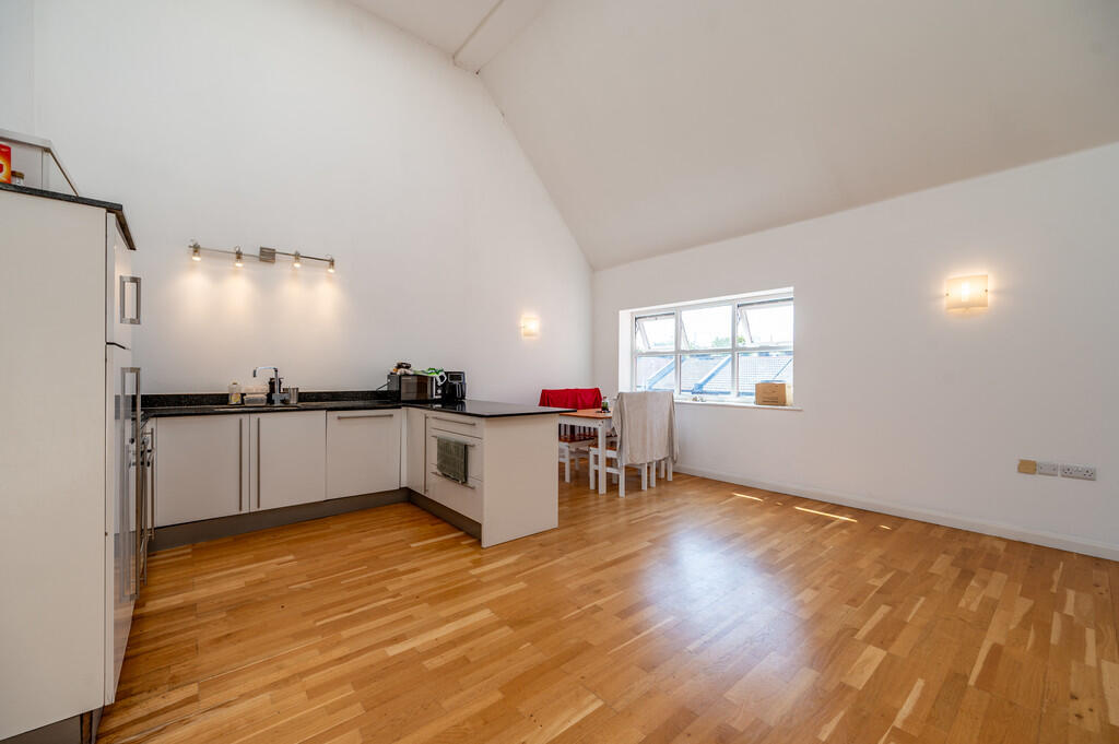 Apartment in Portsmouth - View 4