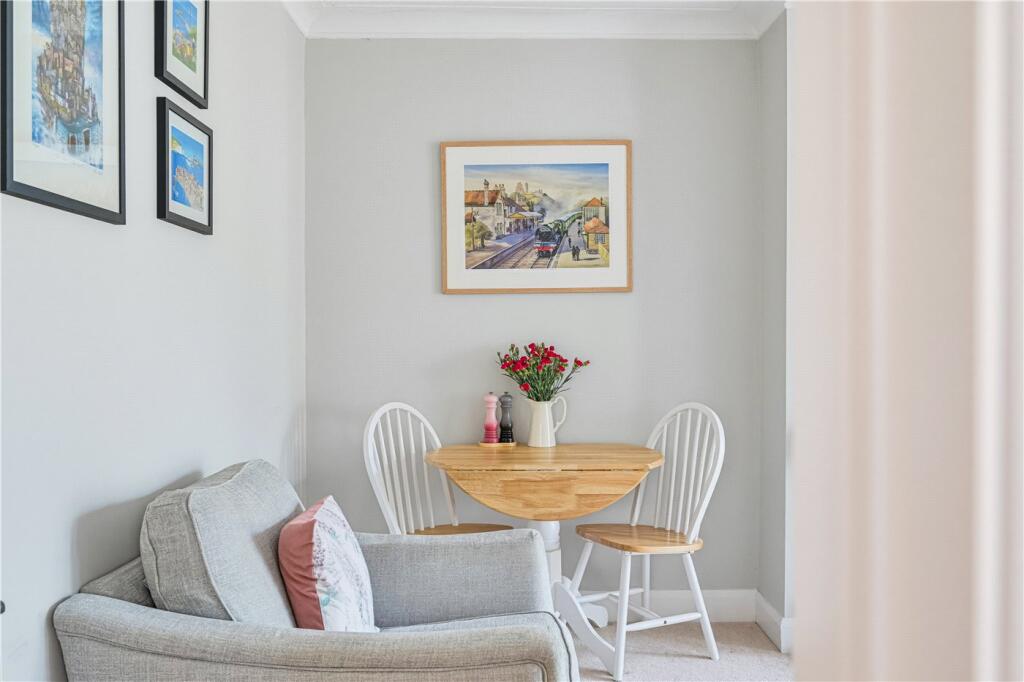 House in Reigate and Banstead, Banstead - View 4