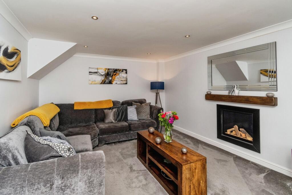House in Walsall, West Midlands - View 4