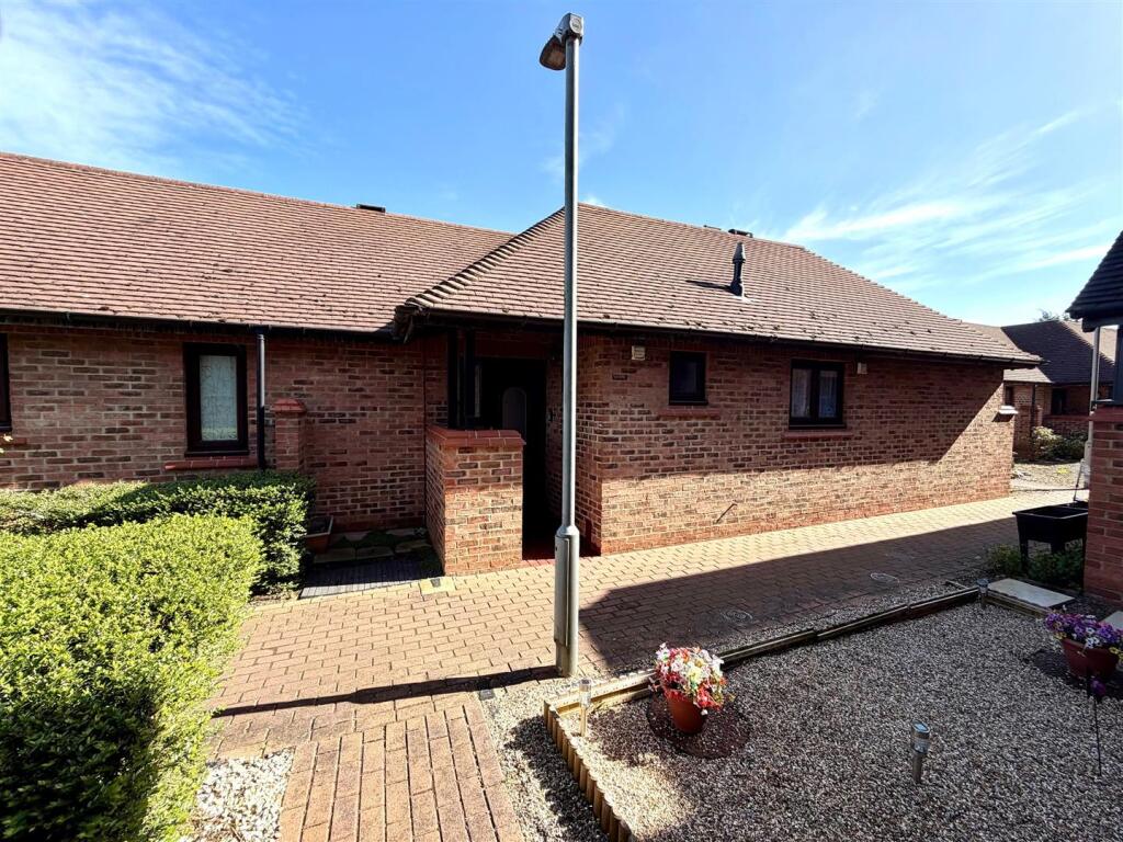 Main image of property: Knowles Green, Bletchley, Milton Keynes