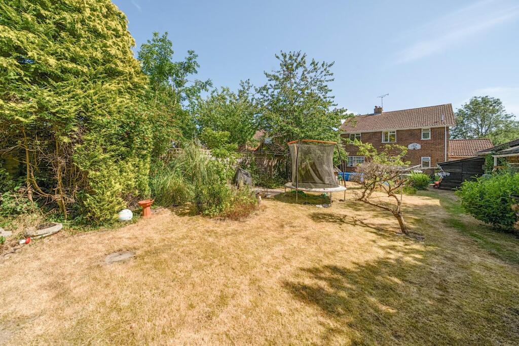 Lower Vicarage Road, Kennington, Ashford TN24 photo 3