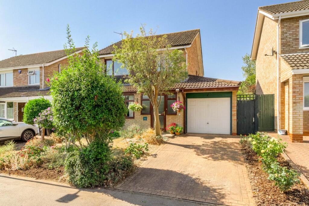 House in Milton Keynes, Redhouse Park, Poets Estate - View 2