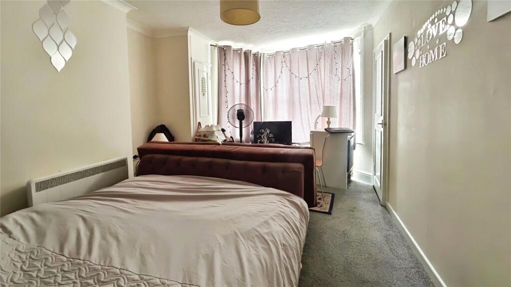 Canada Grove, Bognor Regis, West Sussex photo 5