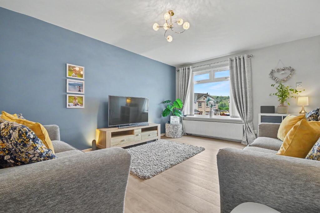 2-bed semi-detached on Kenmore Drive, Inverclyde, Greenock, PA16, £185,000