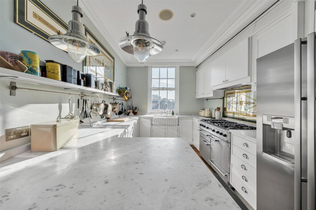 House in London - View 3