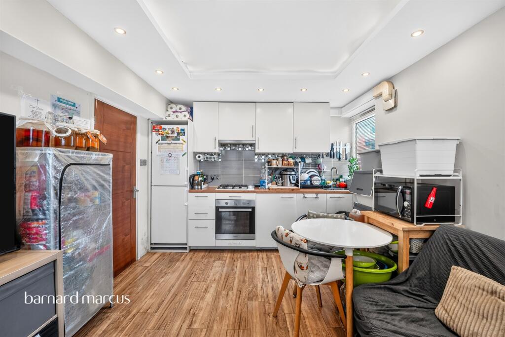 Apartment in London - View 3