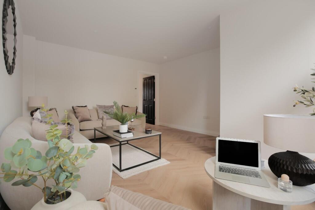 House in Stockport - View 4