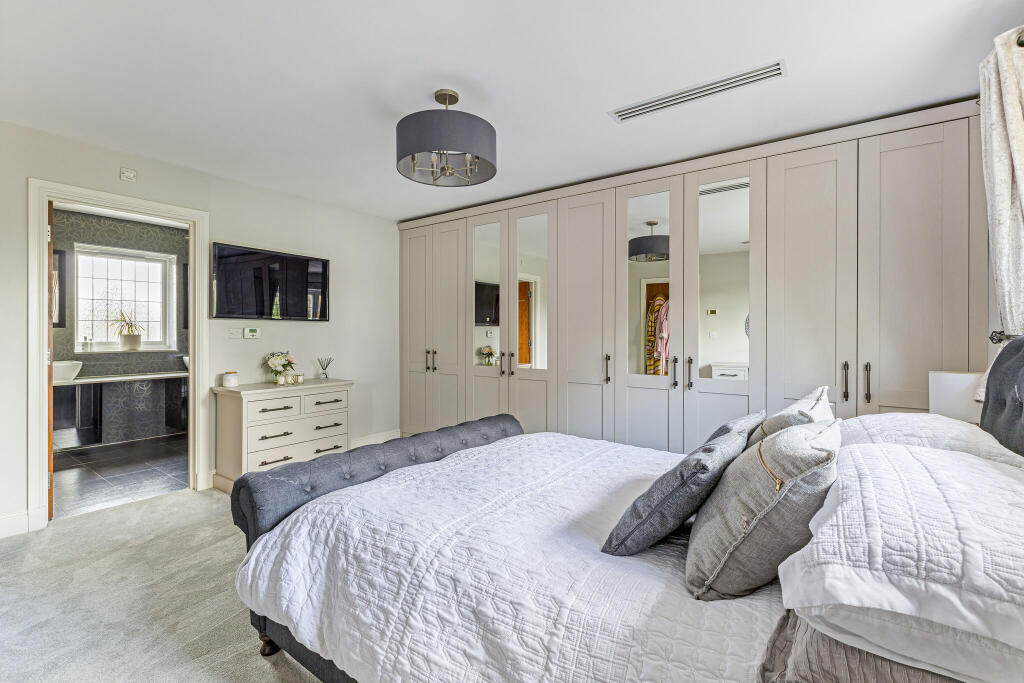 Additional image 8 of Wood End Road, Harpenden, AL5
