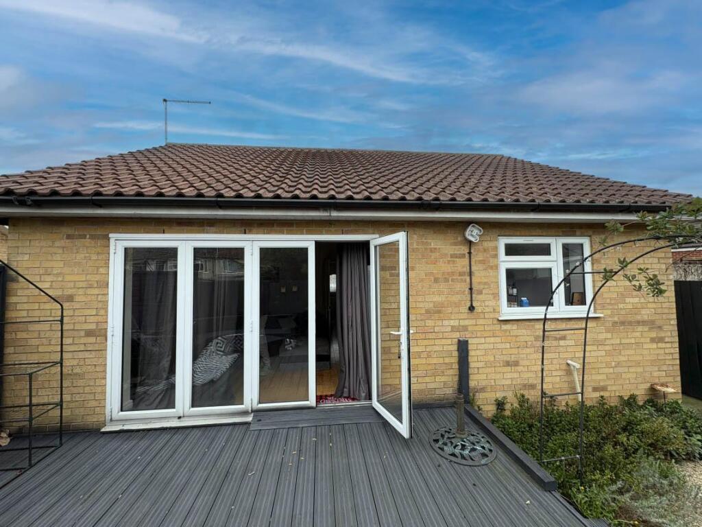 80 Tangmere Close, Gillingham, Kent, ME7 photo 2