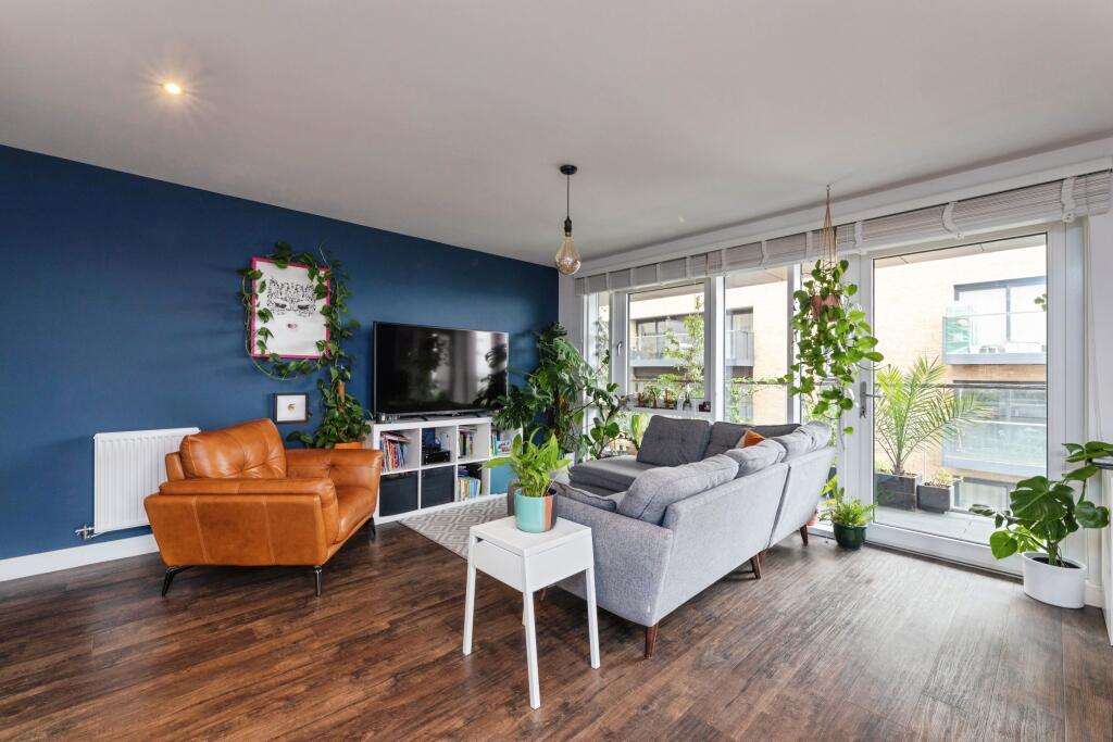 2-bed flat on Hoffmans Road, London, E17, £500,000
