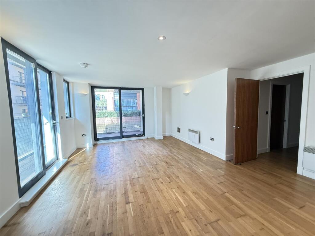 Apartment in Manchester - View 4