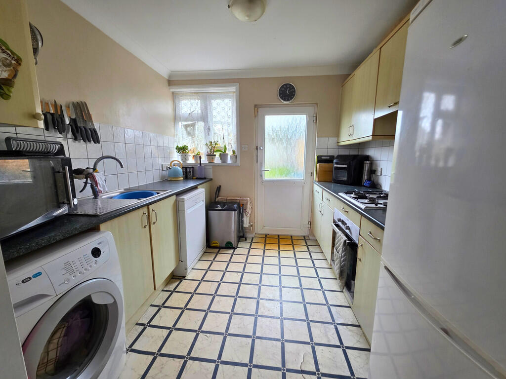 Walker Crescent, Weymouth photo 4