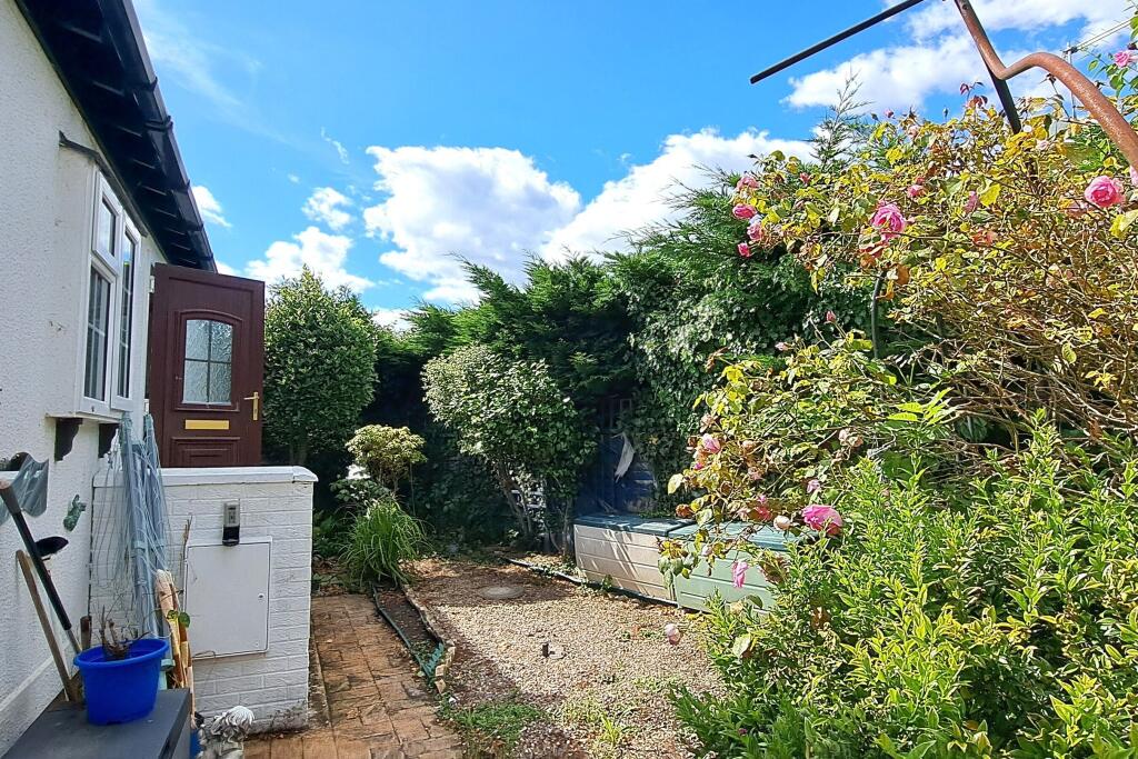 Knightcrest Park Everton Lymington SO41 0BA photo 2