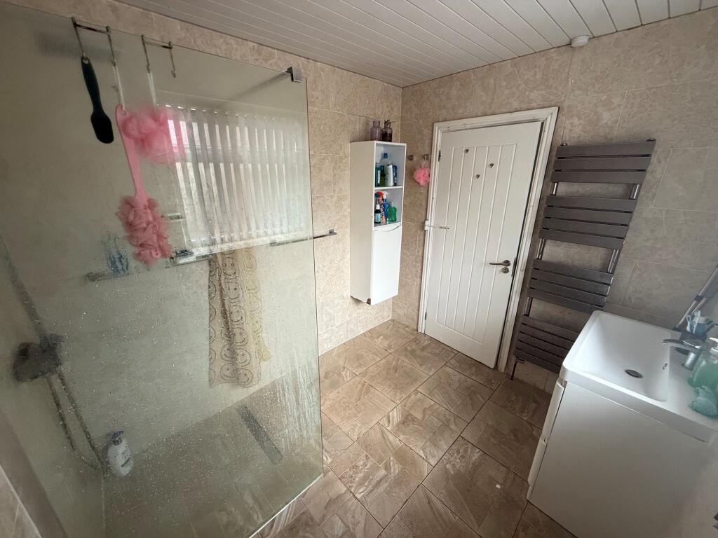 House in Birmingham, West Midlands - More