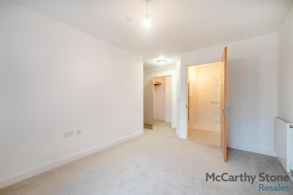 Additional image 10 of Great North Road, Hatfield