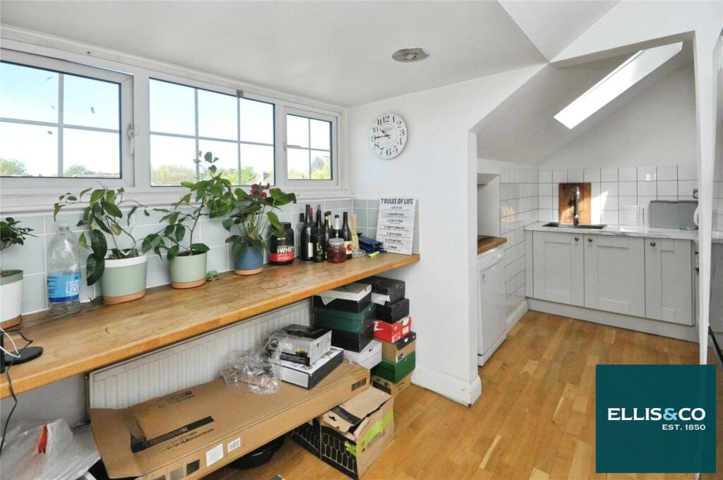 Apartment in London - View 4