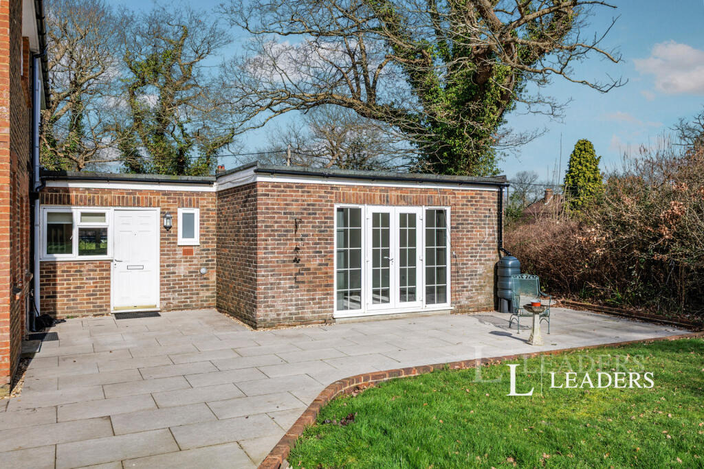 Main image of property: Gunners Gate, Vicarage Lane, Capel, RH5